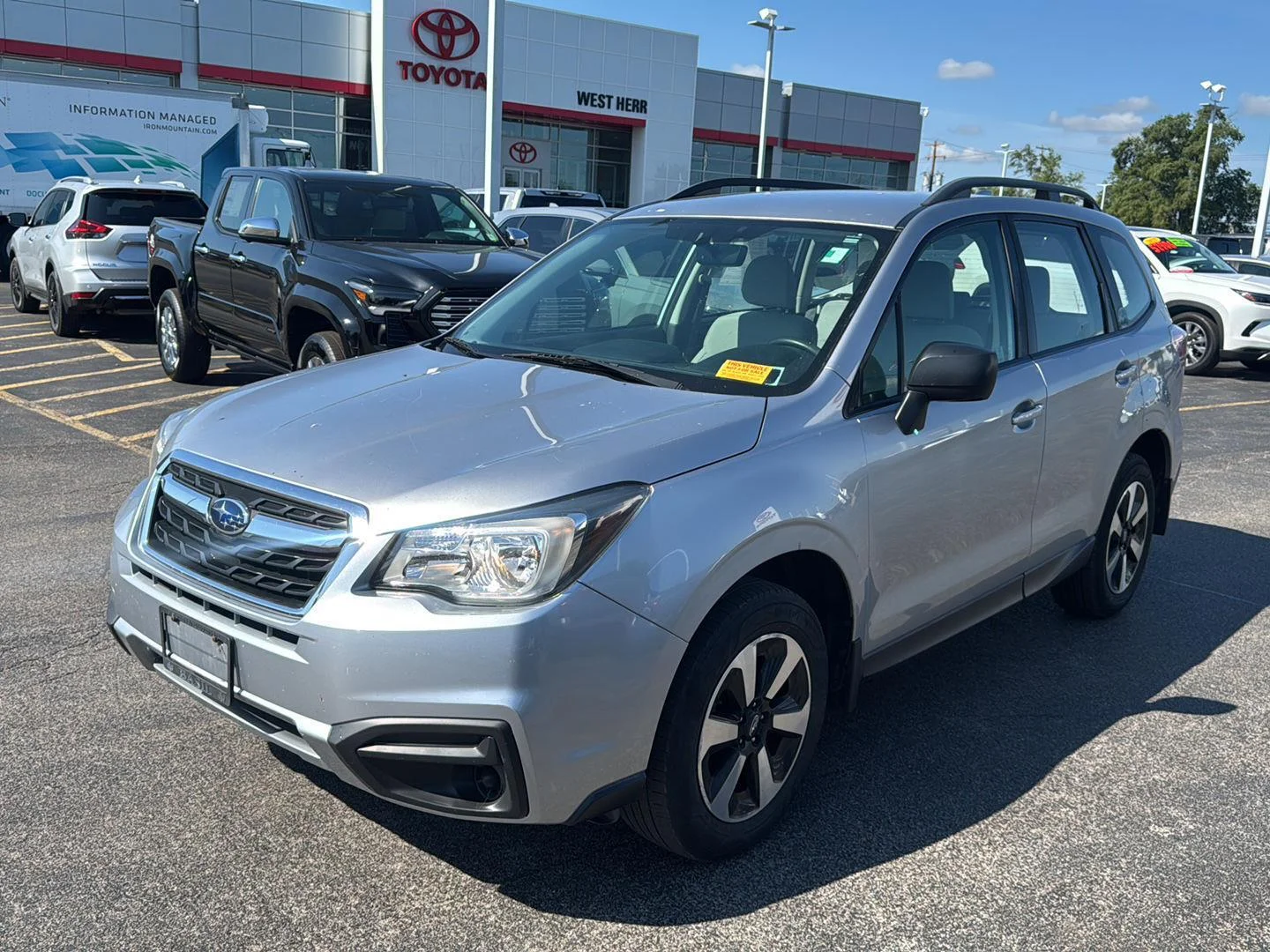 Used 2018 Ice Silver Metallic Subaru 2.5i image 3