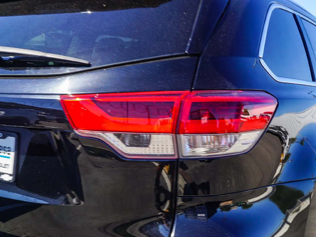 Used 2019 Black Toyota XLE image 7
