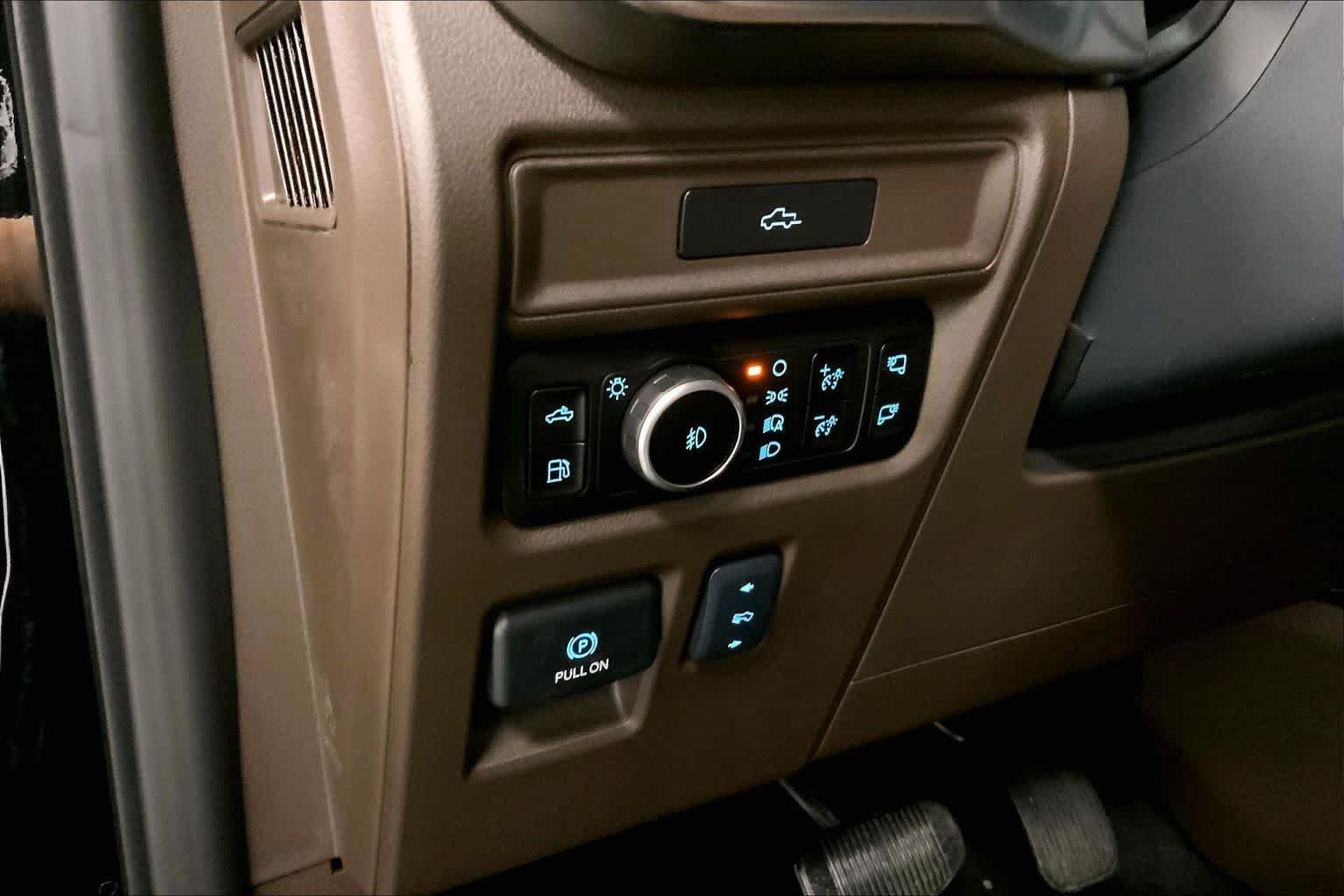 New 2026 Agate Black Metallic Ford King Ranch® image 17