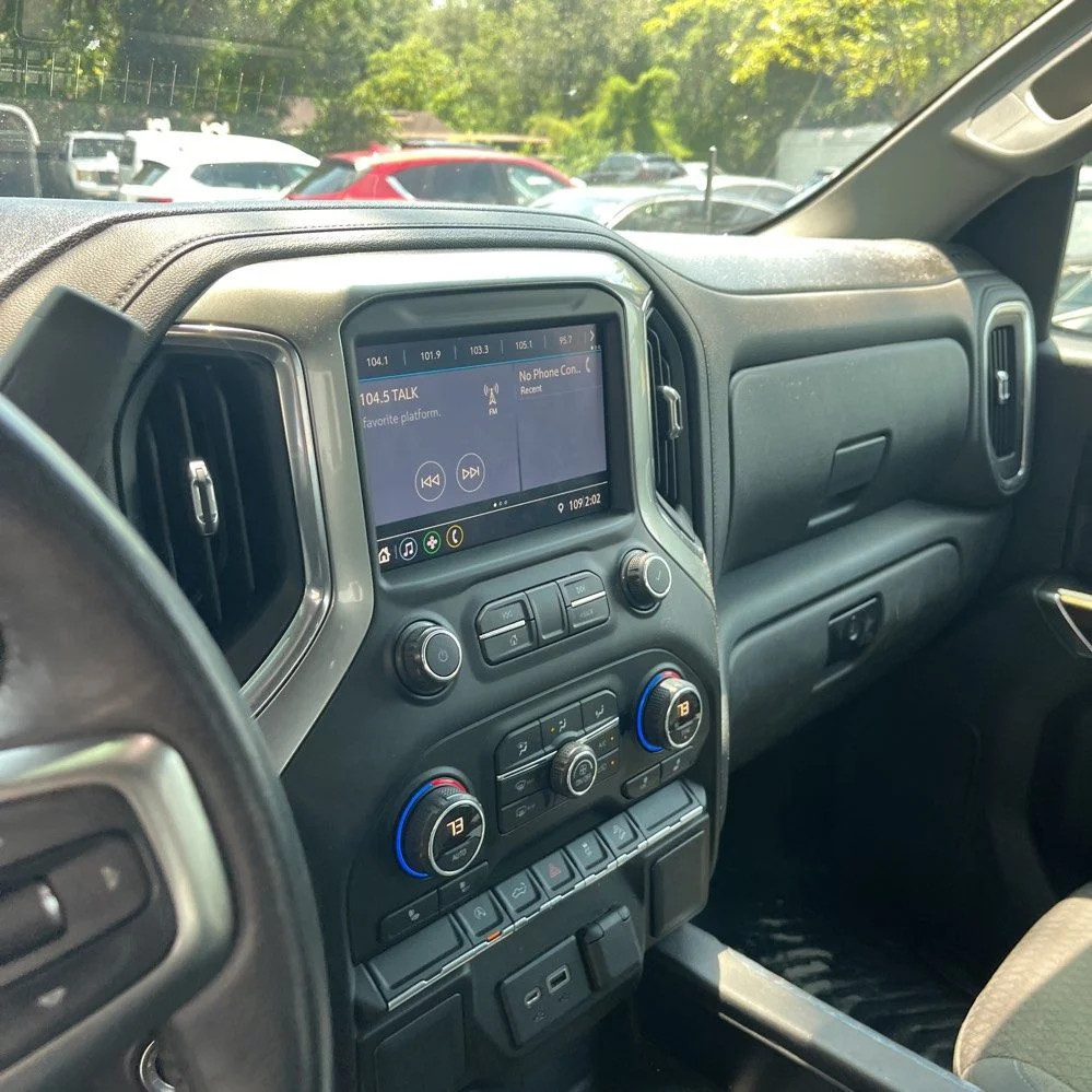 Used 2019 Silver Chevrolet RST image 8