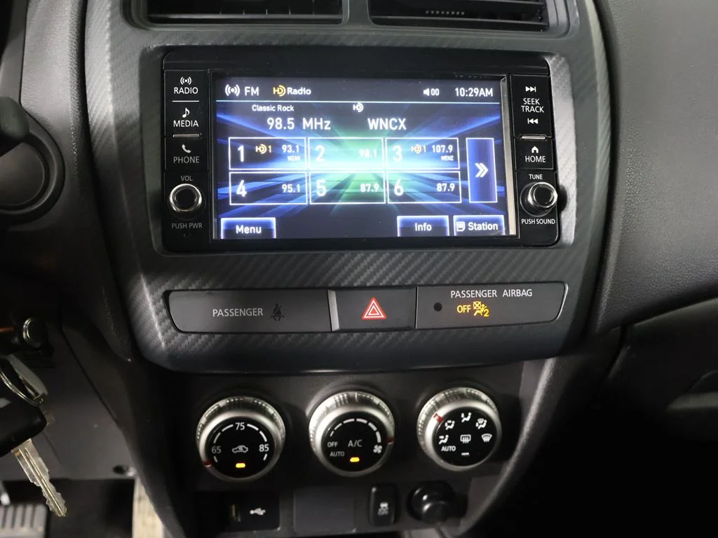 Used 2023 Silver Mitsubishi 2.0 ES image 34