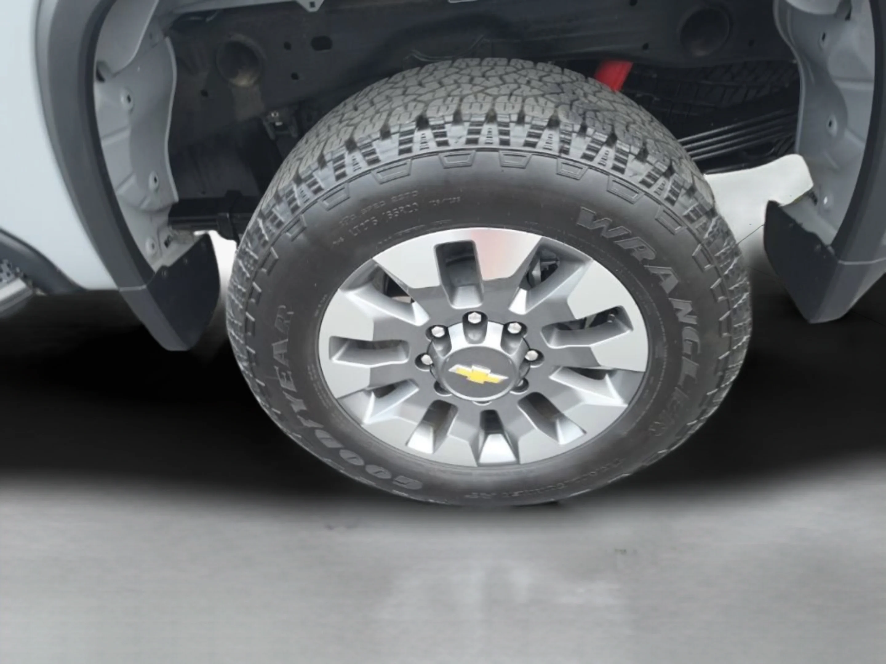 Used 2025 Slate Gray Metallic Chevrolet Custom image 32