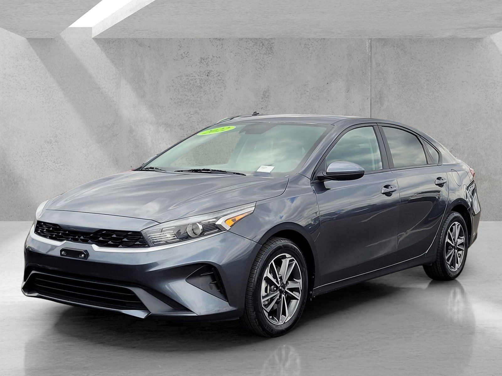 Used 2022 Gray Kia LXS image 8