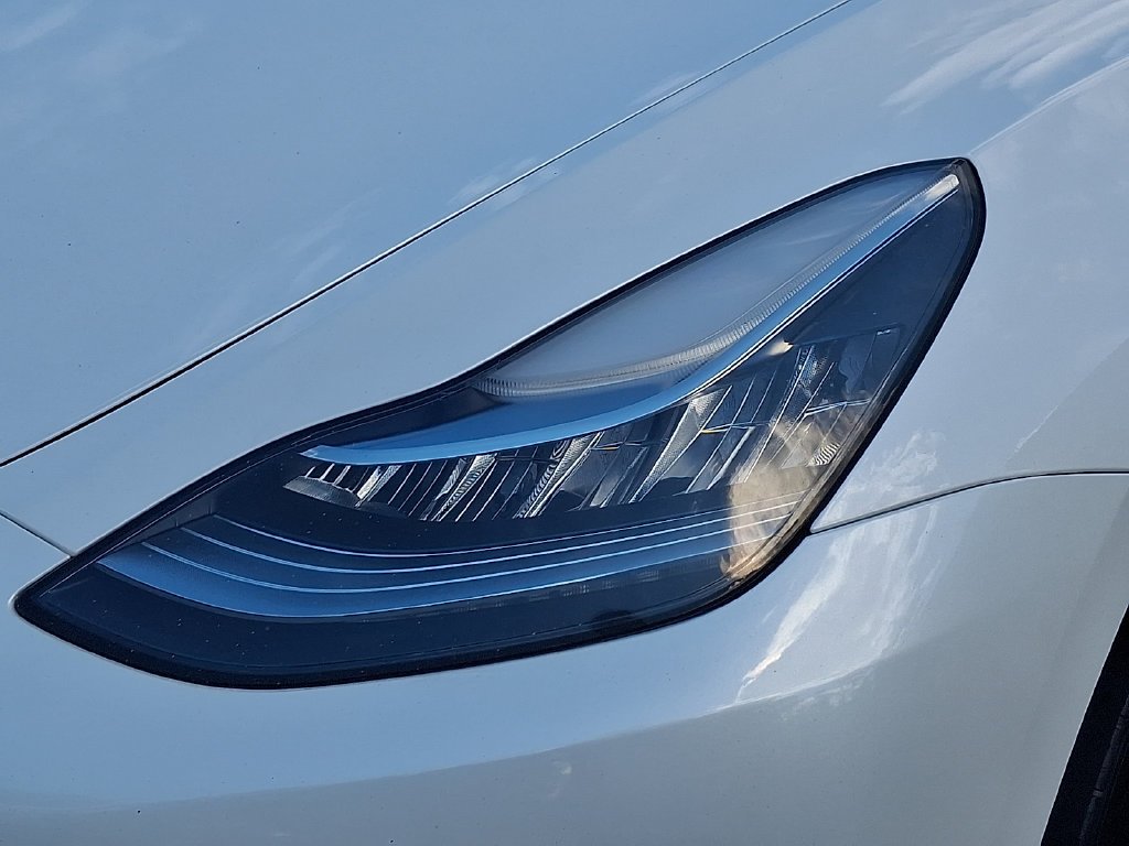 Used 2021 Pearl White Multi-Coat Tesla Long Range image 9