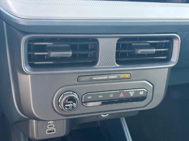 2025 Ford Maverick XL - Photo 15