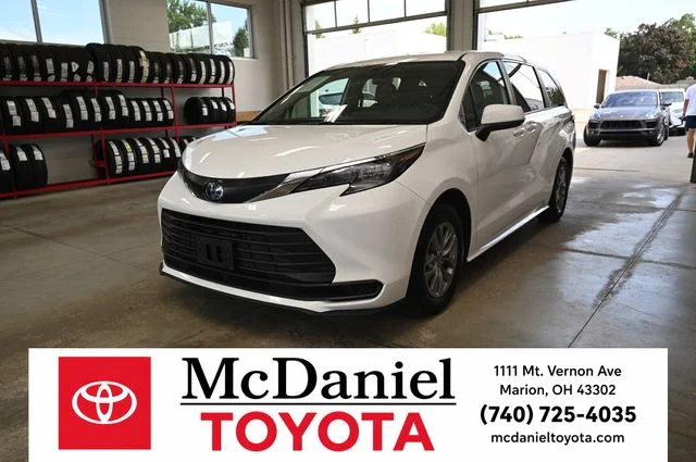 2025 Toyota Sienna LE
