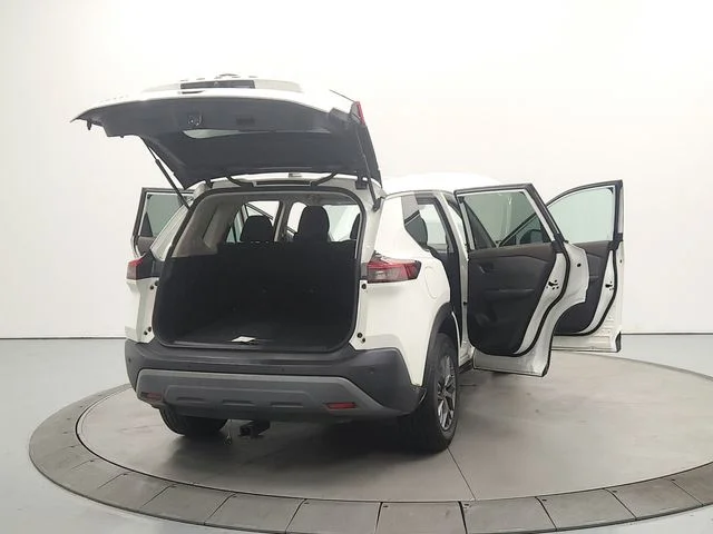 Used 2023 White Nissan S image 15