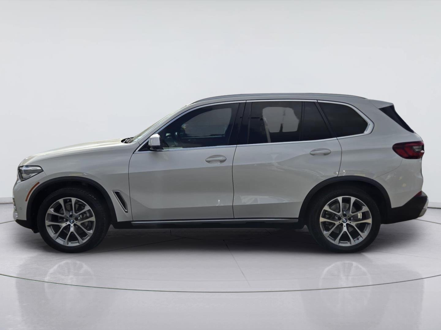 Used 2023 Mineral White Metallic BMW xDrive40i image 8