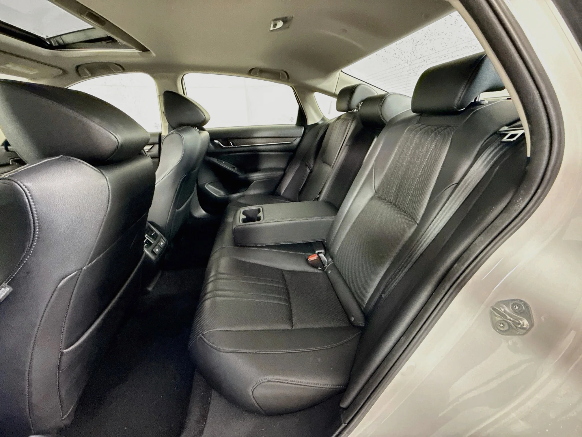 Used 2021 Platinum White Pearl Honda Touring image 25