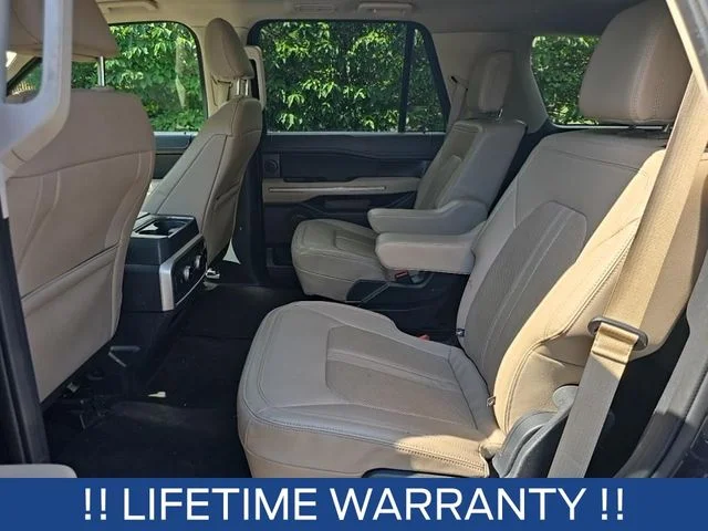 Used 2022  Ford Limited image 2