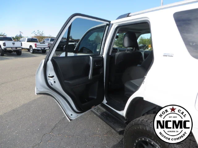2019 Toyota 4Runner SR5 Premium - Photo 32
