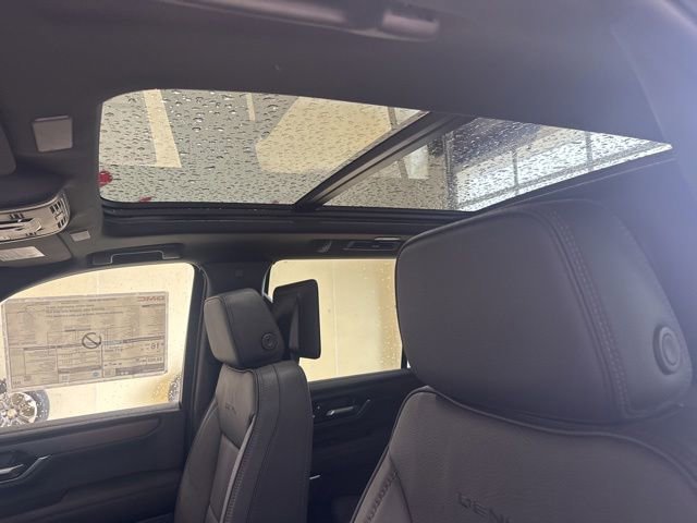 2026 GMC Yukon Denali - Photo 11