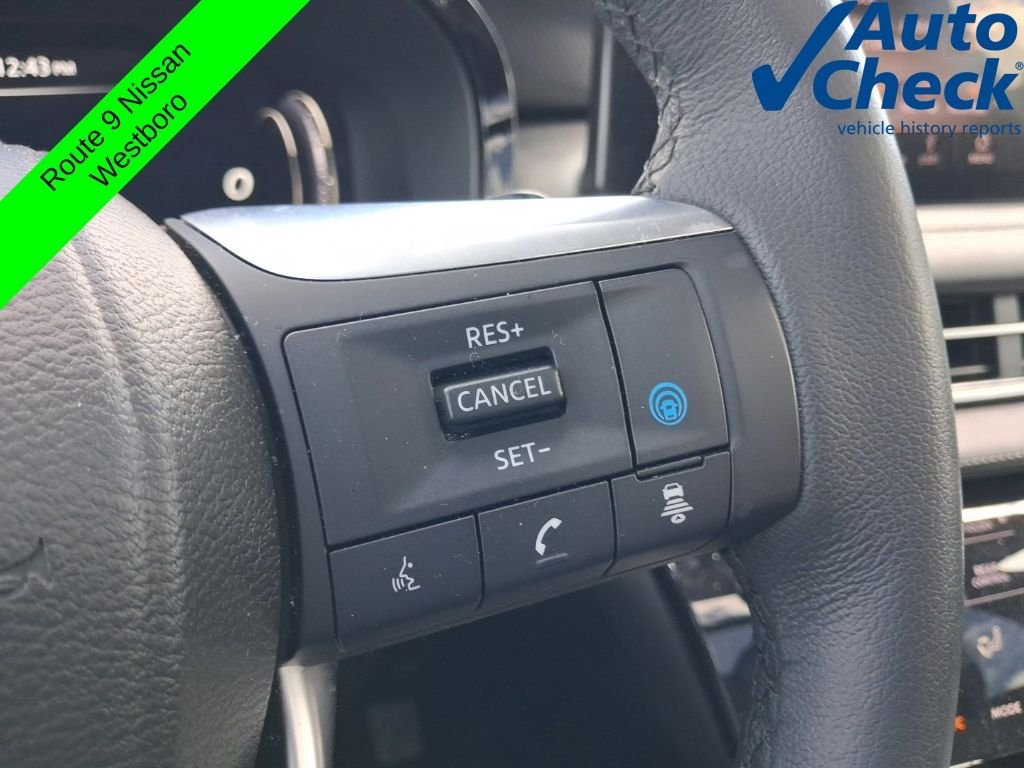 Used 2023 Black INFINITI LUXE image 23