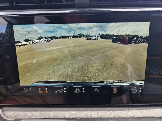 Used 2025 Summit White GMC AT4 image 20