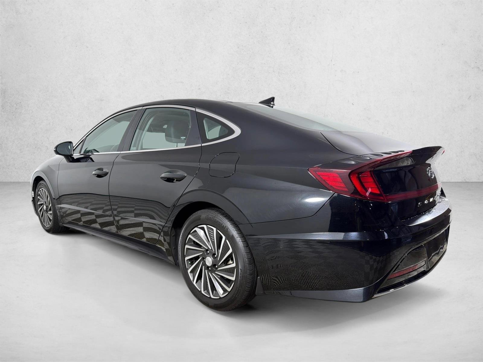Used 2023 Onyx Black Hyundai Limited image 7