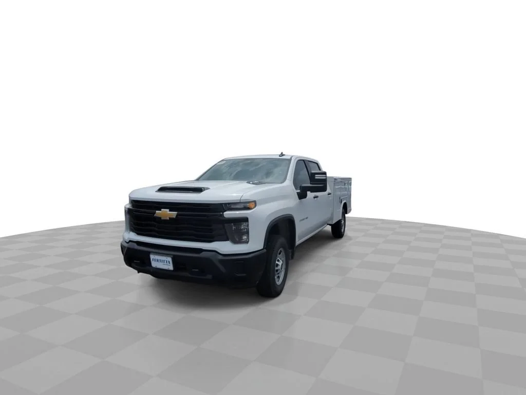 New 2026 Summit White Chevrolet WT image 3
