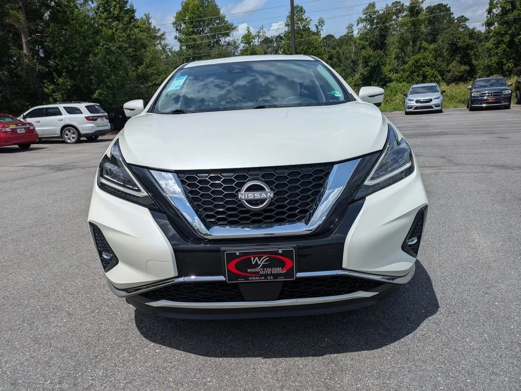 Used 2024 White Nissan SL image 9