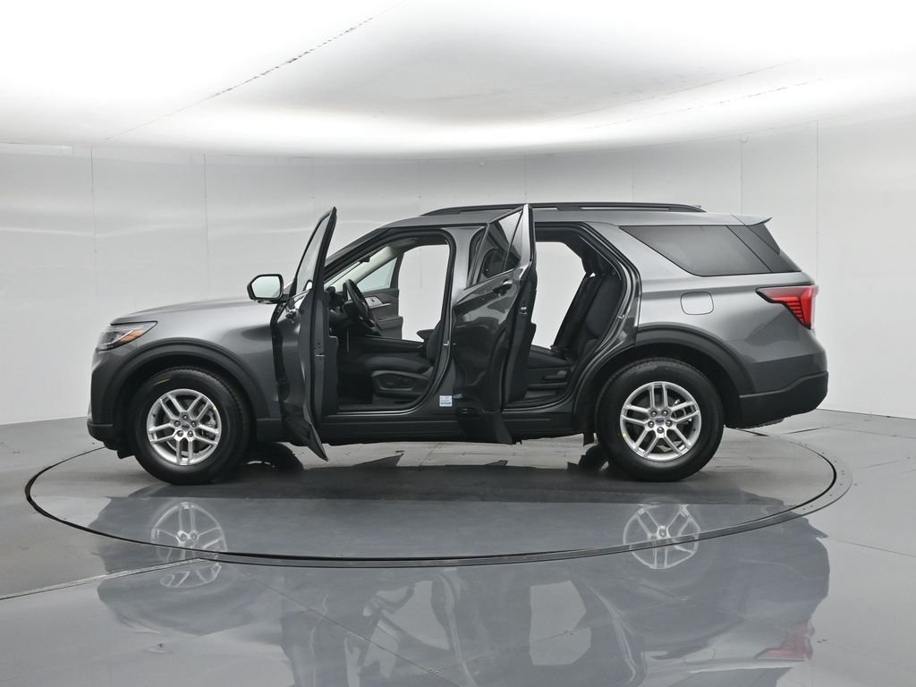 New 2026 Carbonized Gray Metallic Ford Active image 35