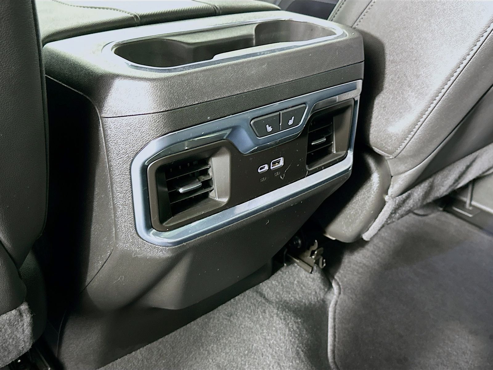 Used 2025 Onyx Black GMC SLT image 26