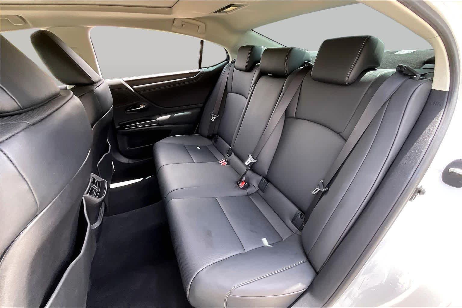 Used 2024 Eminent White Pearl Lexus  image 18