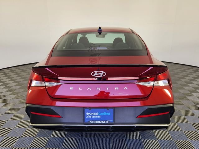 Used 2025 Red Hyundai SEL Sport image 4