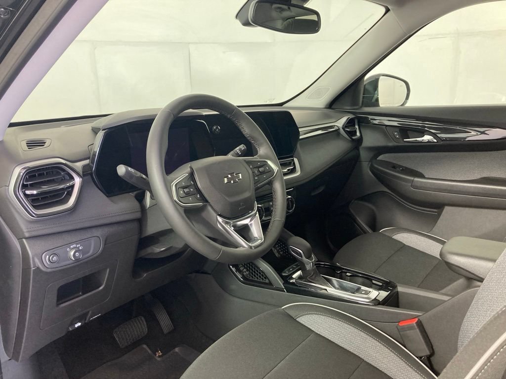 New 2026 Mosaic Black Metallic Chevrolet LT image 12
