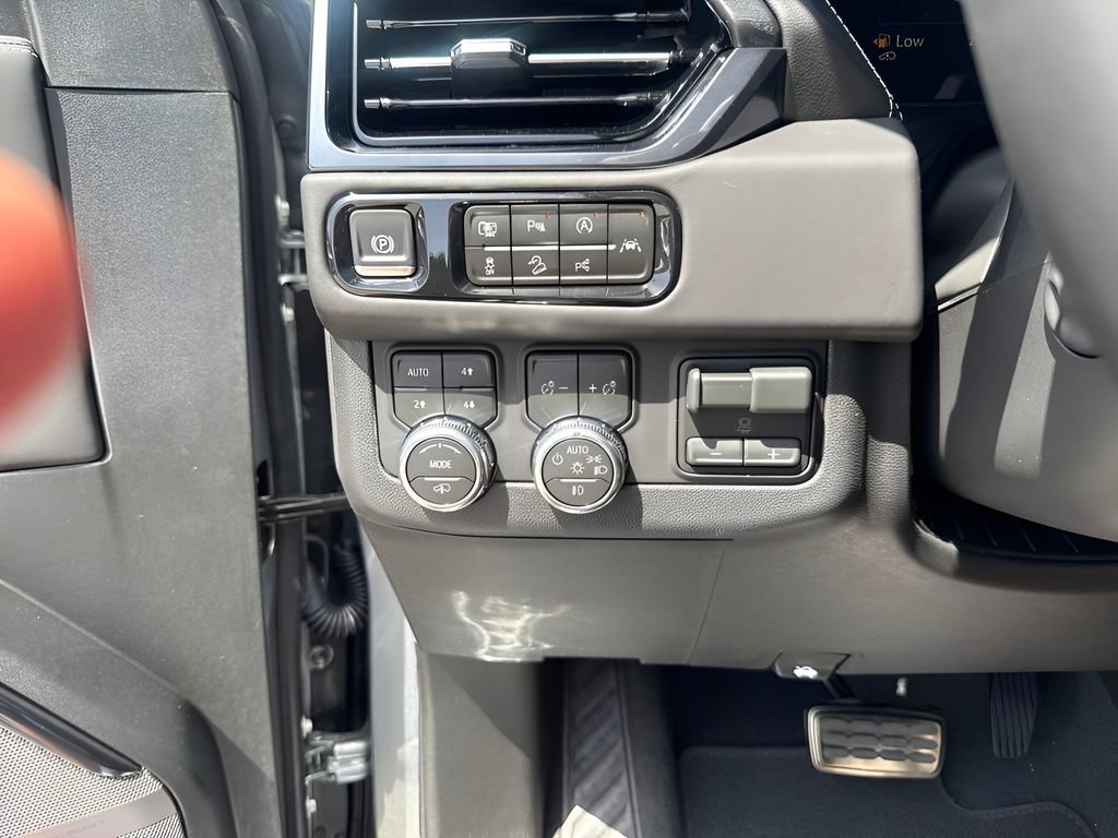 2026 GMC Yukon AT4 Ultimate - Photo 18