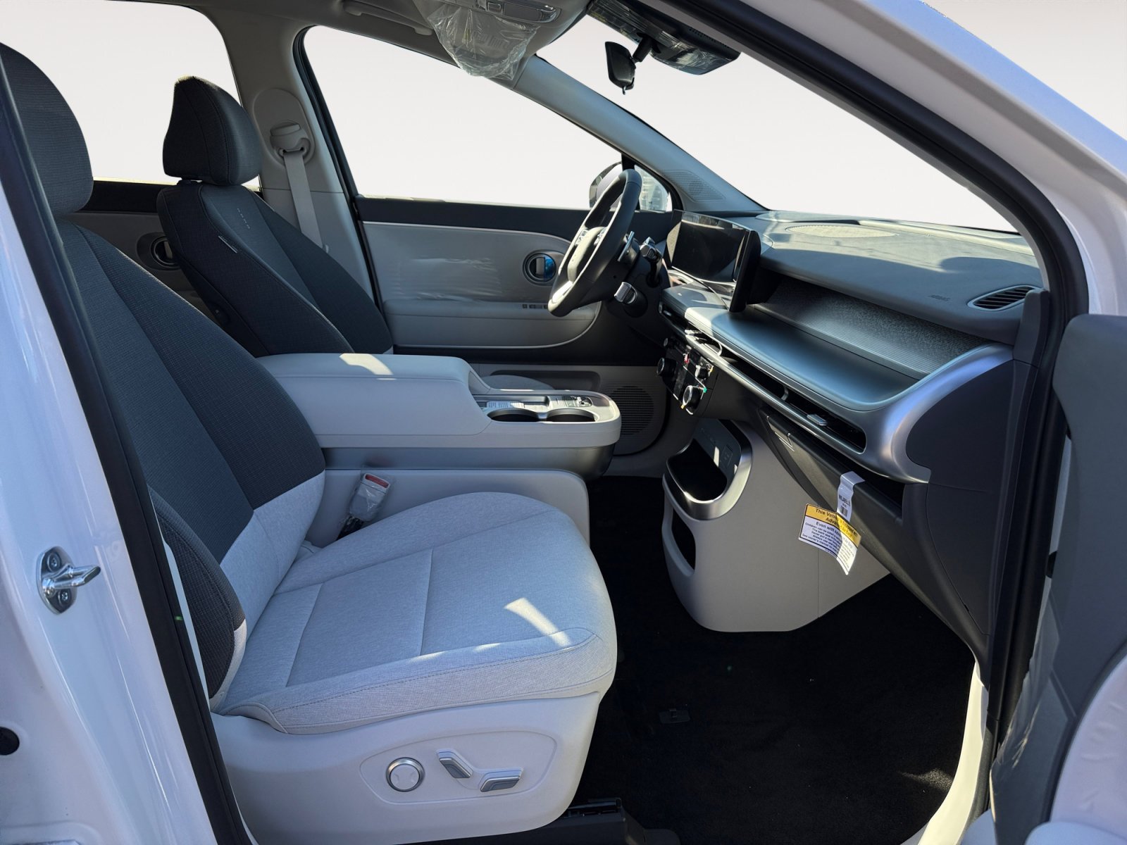 New 2026 Snow White Pearl Hyundai SE image 18