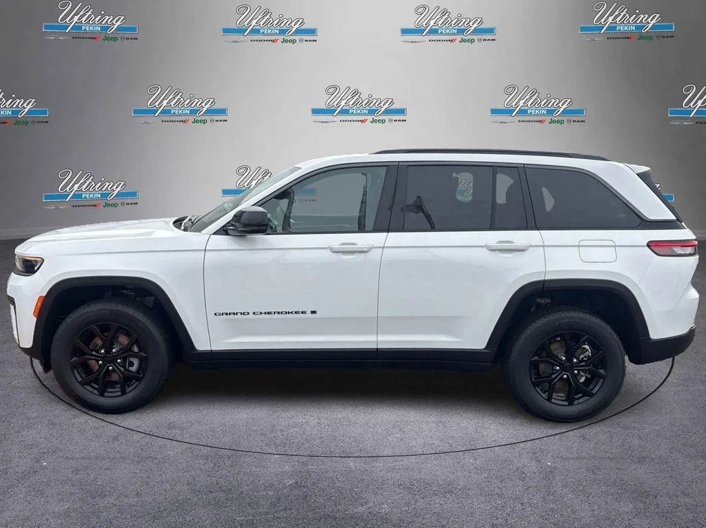 New 2026 Bright White Clearcoat Jeep Laredo Altitude image 6
