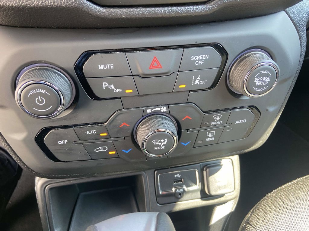 Used 2018 Gray Jeep Altitude image 23