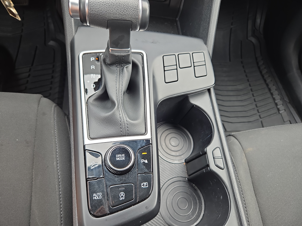 Used 2023 White Kia LX image 30