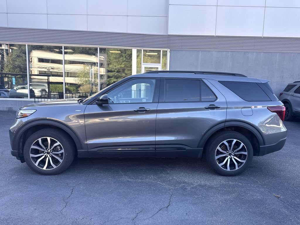 Used 2023 Gray Ford ST-Line image 7