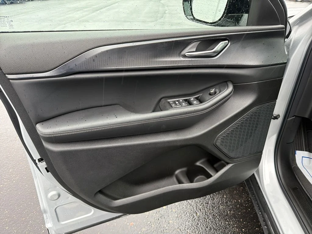 2025 Jeep Grand Cherokee L Altitude - Photo 10