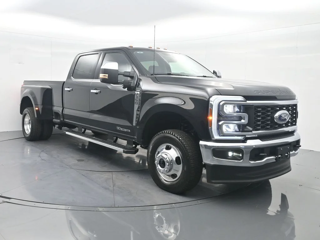 New 2026 Agate Black Metallic Ford F-350® Lariat® image 4