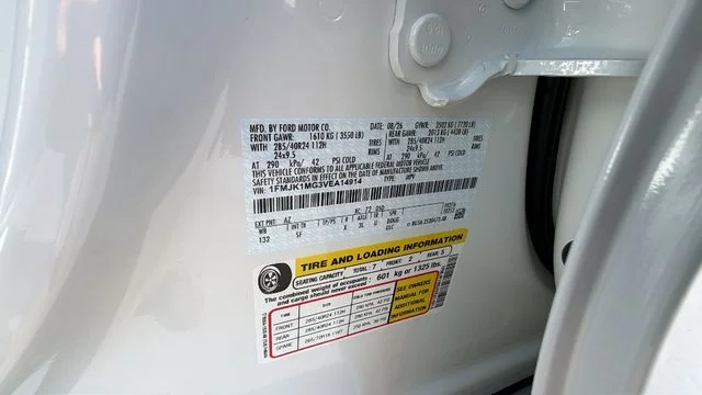 New 2027 Star White Metallic Tri-Coat Ford MAX Platinum image 36