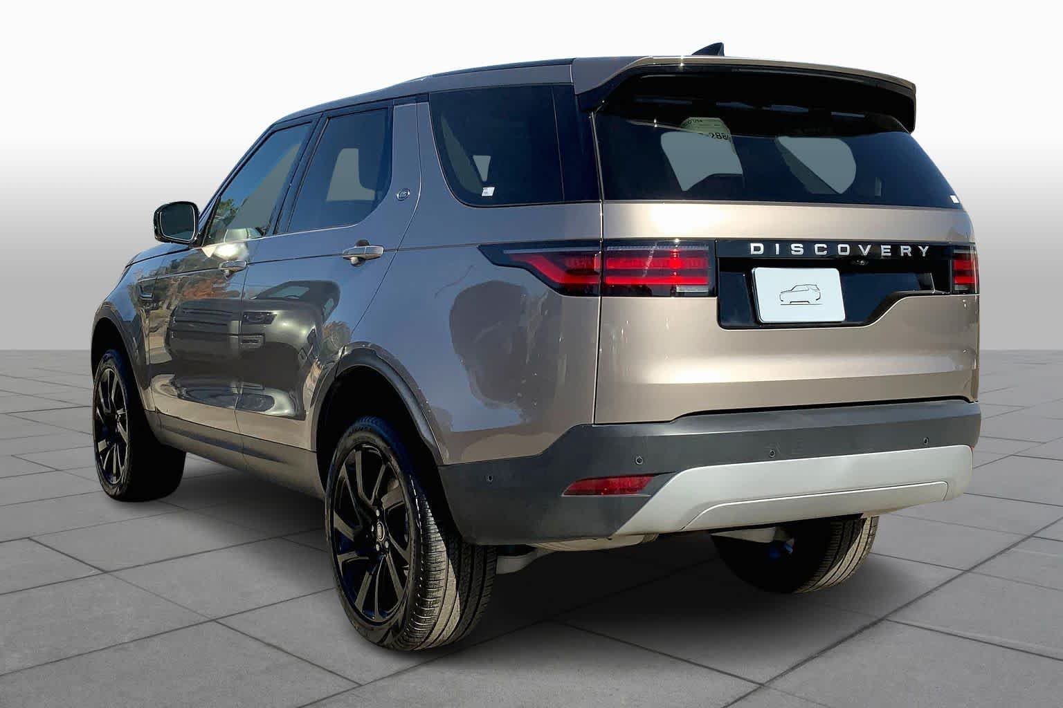Used 2025 Lantau Bronze Metallic Land Rover S image 12