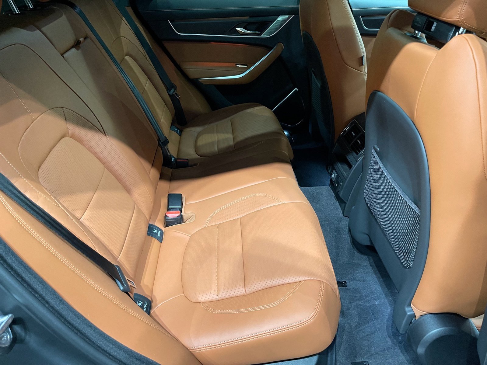 2026 Jaguar F-Pace R-Dynamic S - Photo 21