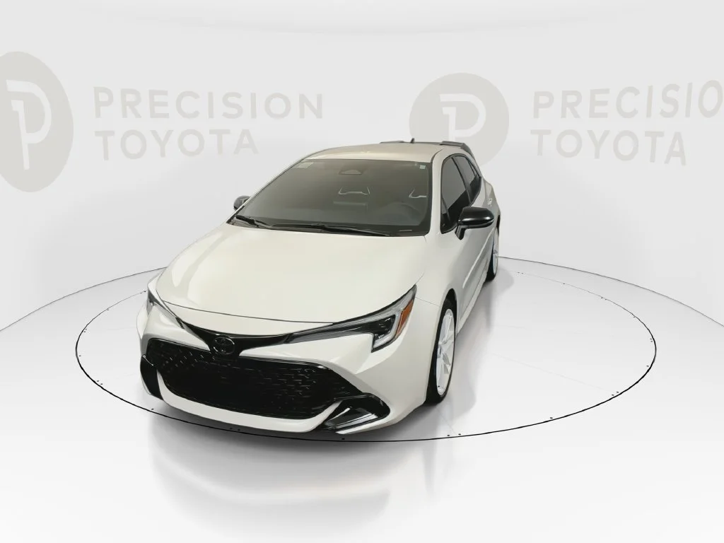 Used 2026 Ice Cap Toyota SE image 8