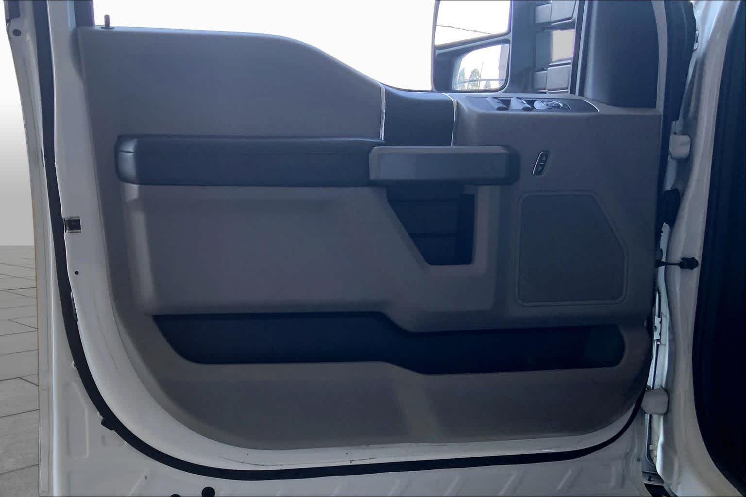 Used 2018 Oxford White Ford XLT image 20