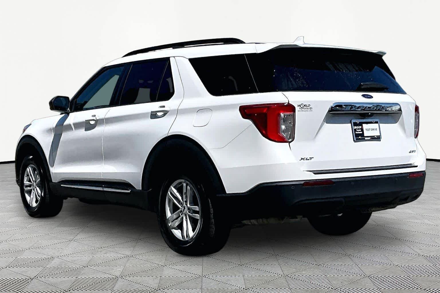 Used 2024 Star White Metallic Tri-Coat Ford XLT image 12