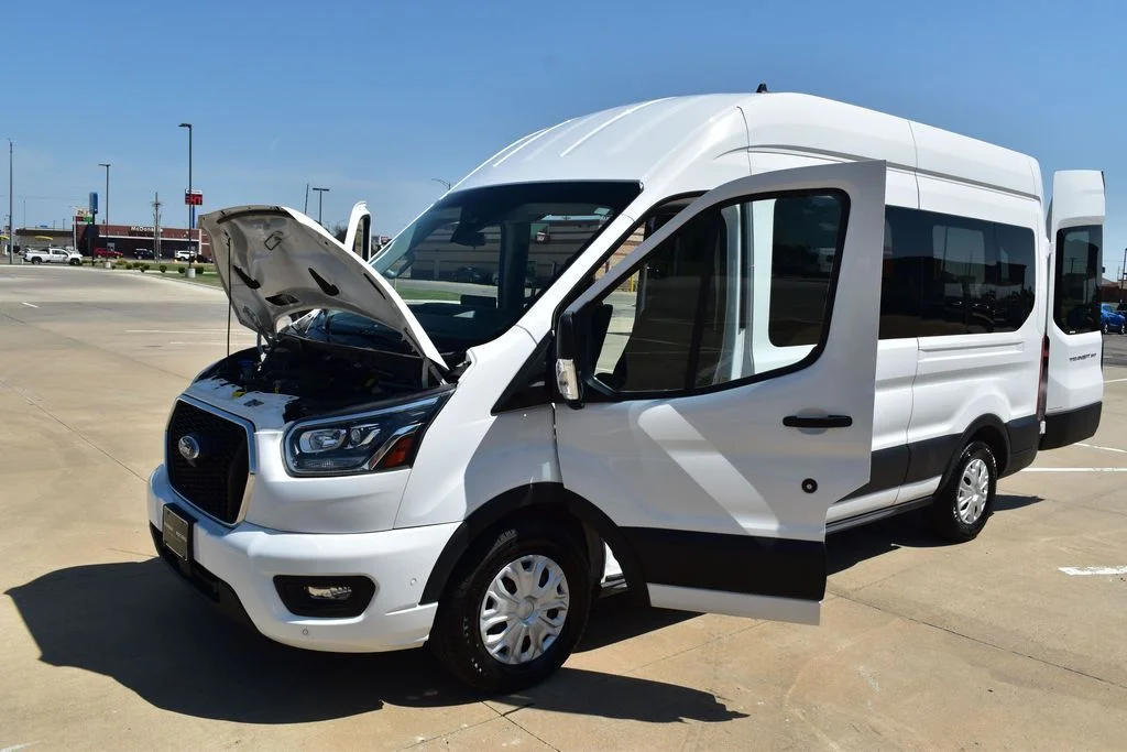 Used 2023 Oxford White Ford XLT image 31