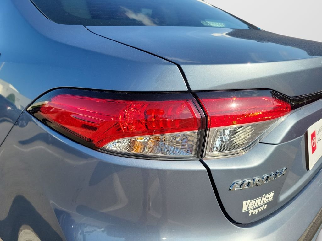 2022 Toyota Corolla LE - Photo 11