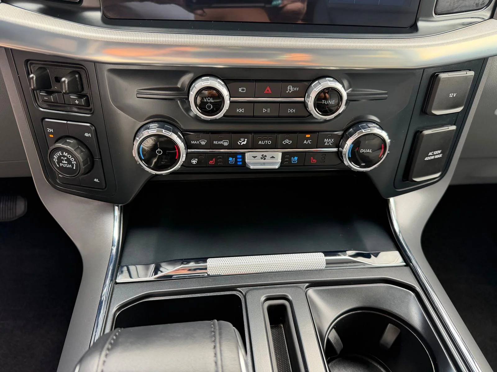 Used 2025 Black Ford Lariat image 21