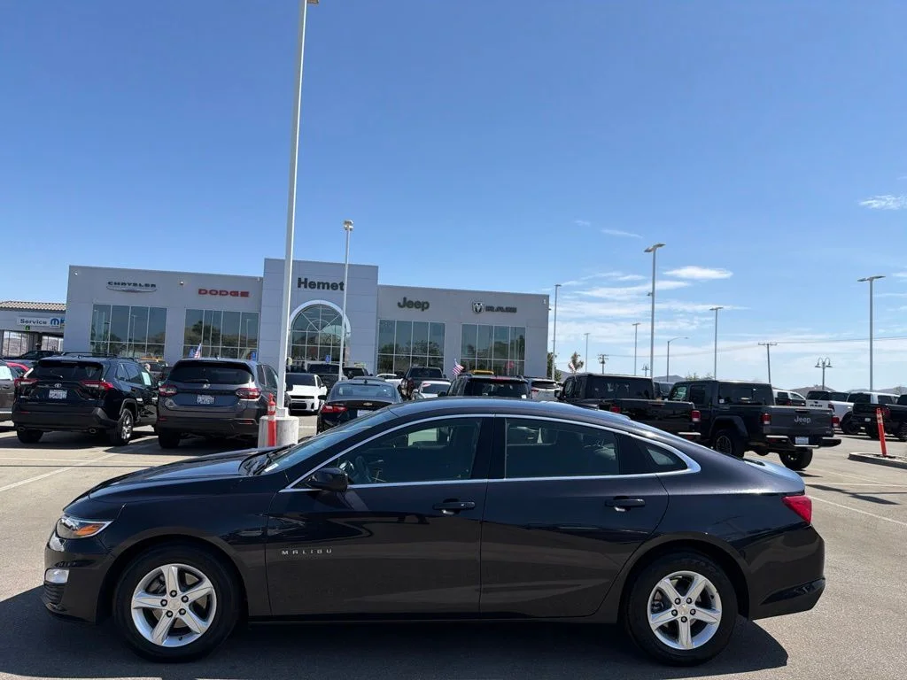 Used 2023 Gray Chevrolet LT image 5