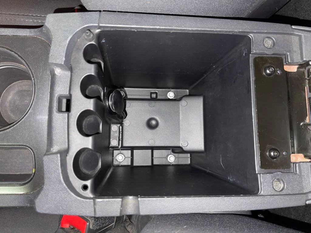 Used 2013 Black Dodge SXT image 26