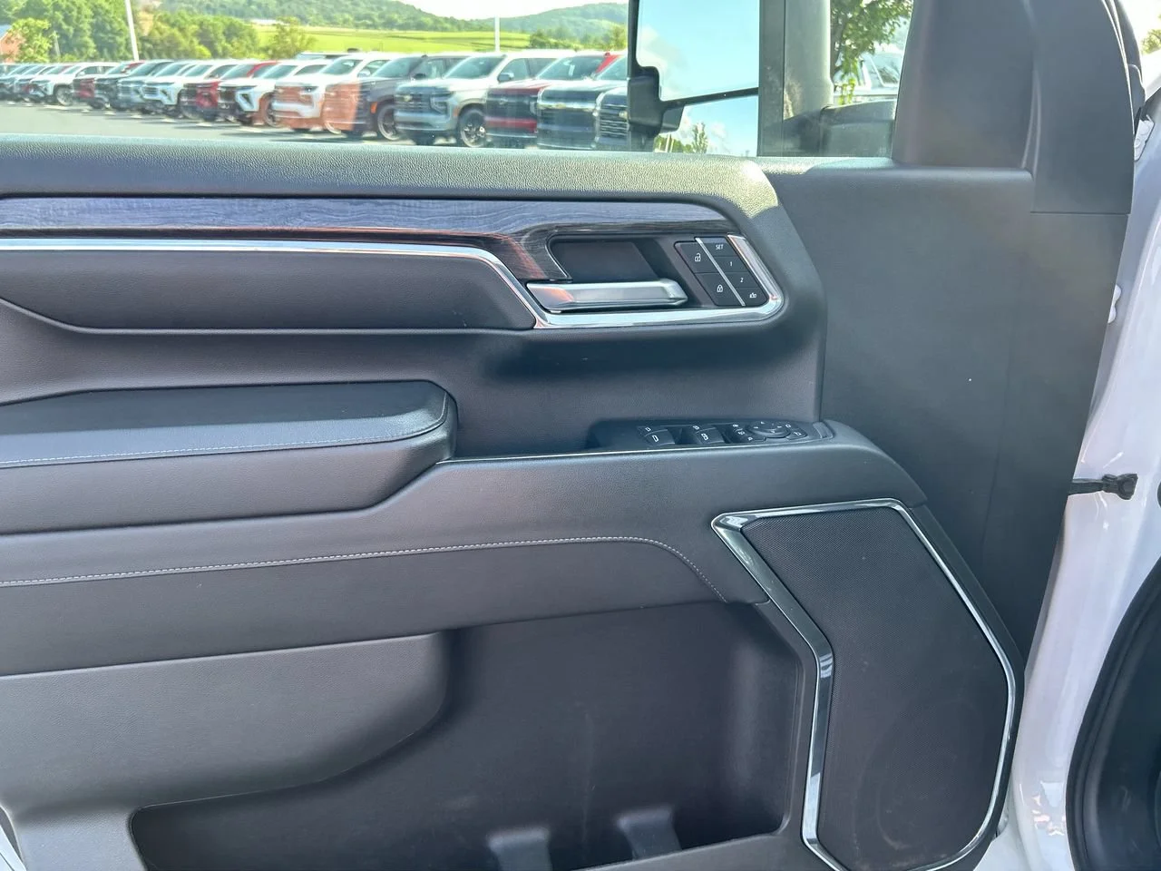 Used 2024 Summit White Chevrolet LTZ image 20