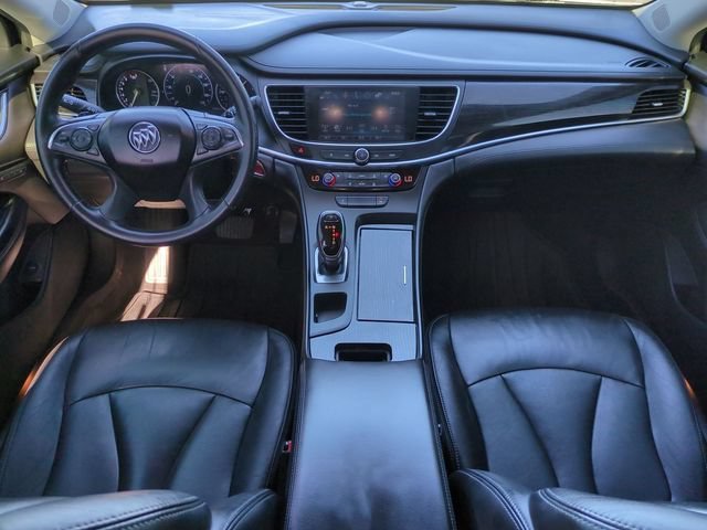 Used 2017 WHITE FROST TRICOAT Buick Essence image 28