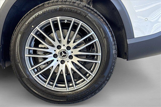 New 2026 MANUFAKTUR Moonlight White Metallic Mercedes-Benz GLC 300 image 59