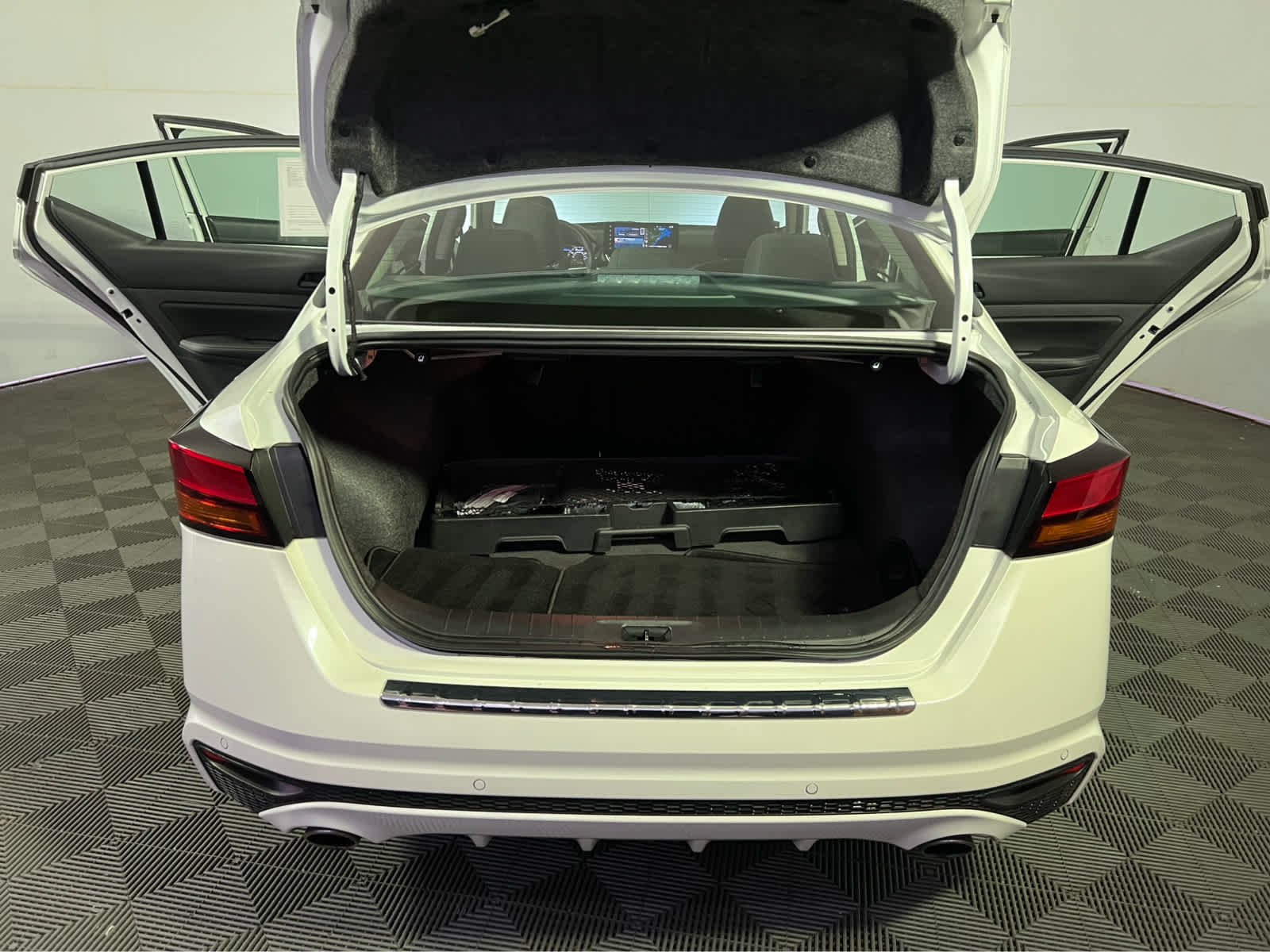 Certified Used 2023 Pearl White Tricoat Nissan 2.5 SV image 27
