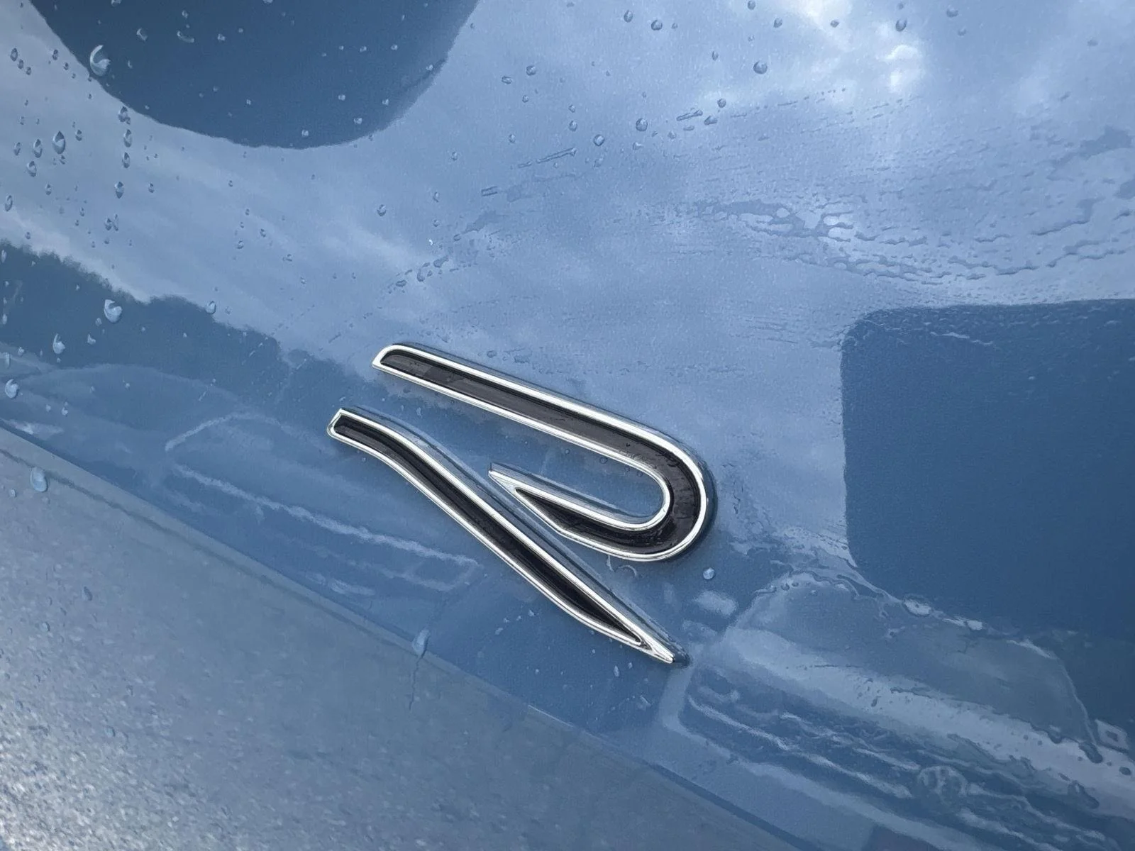 Certified Used 2025 BLUE Volkswagen SEL R-Line image 20